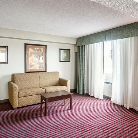 Lakeland Hotel Екстер'єр фото