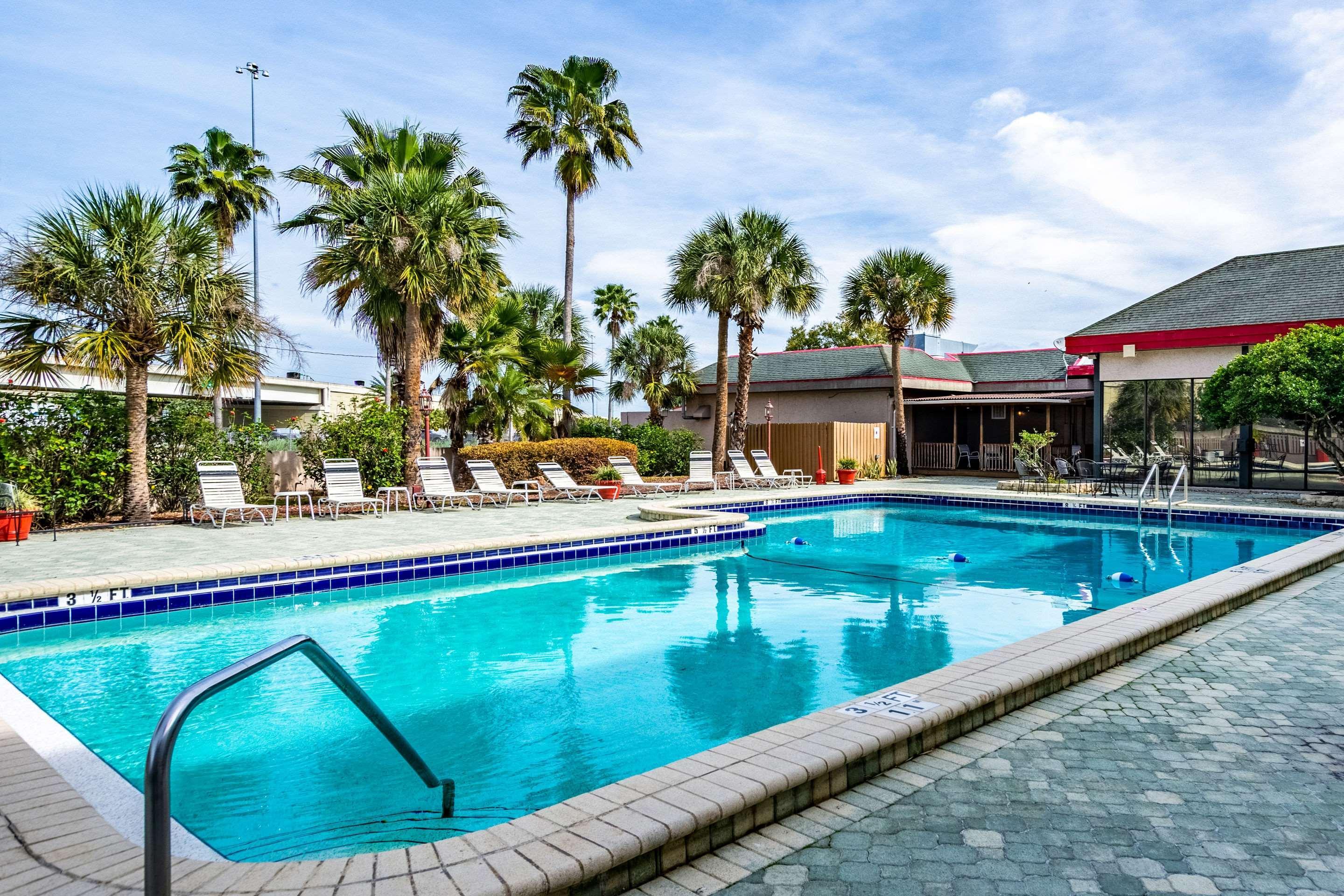 Lakeland Hotel Екстер'єр фото