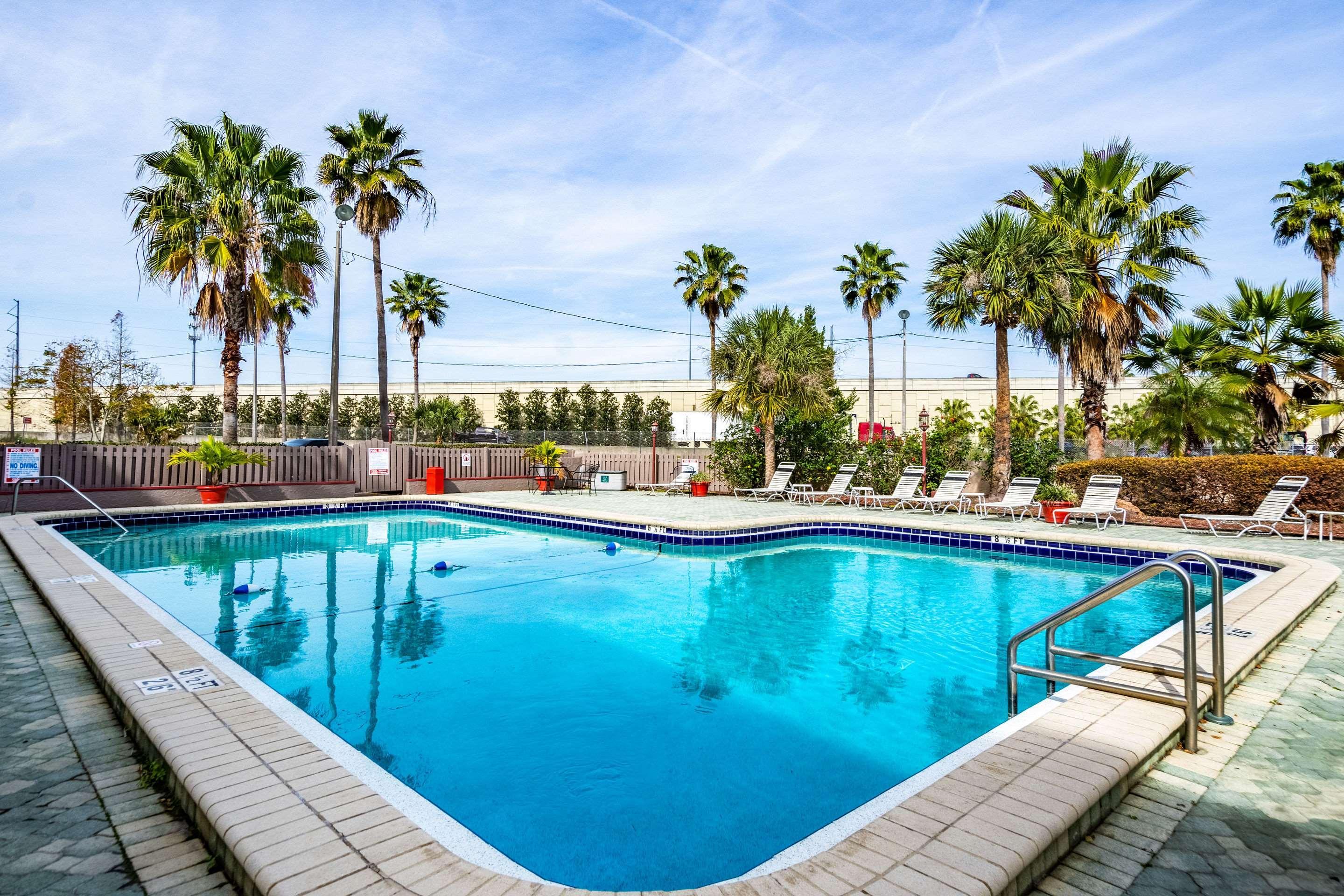 Lakeland Hotel Екстер'єр фото
